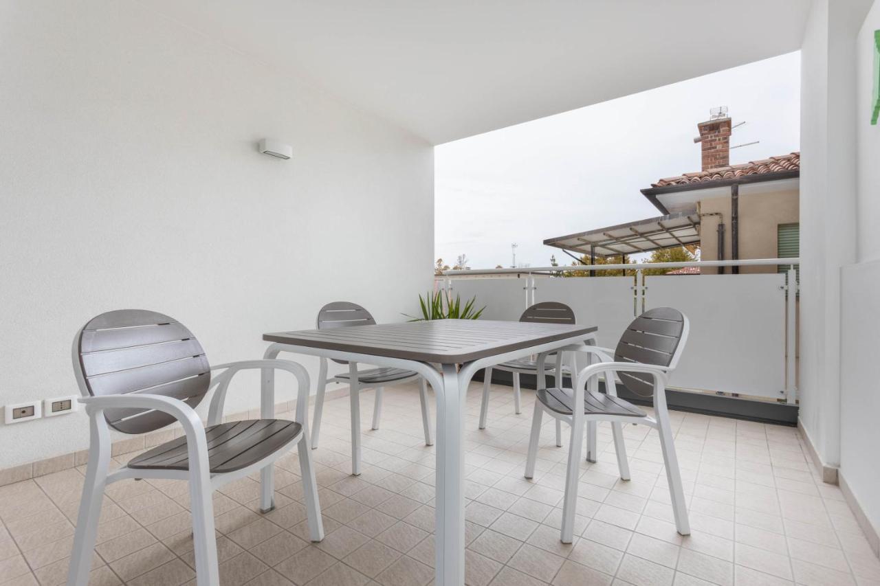 Blu Indaco Villa Elsa Lignano Sabbiadoro Kültér fotó